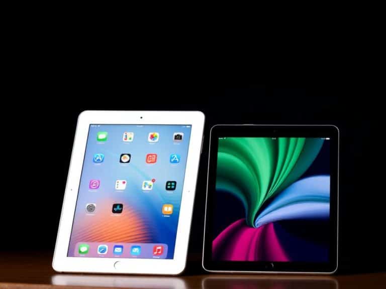 iPad Air 2024 shown against blue background