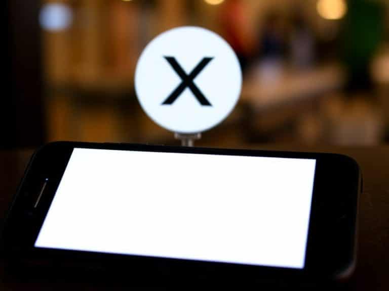 Threads Overtakes X on Smartphones: A Subtle Yet Strategic Move for Meta