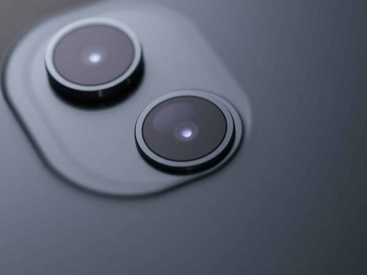 iPhone 18 Pro : la caméra centrée et les capteurs invisibles excentrés ?