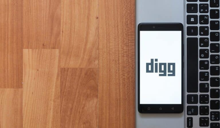 Relancé en 2026, Digg ferme déjà à cause d'une invasion de contenus générés par IA