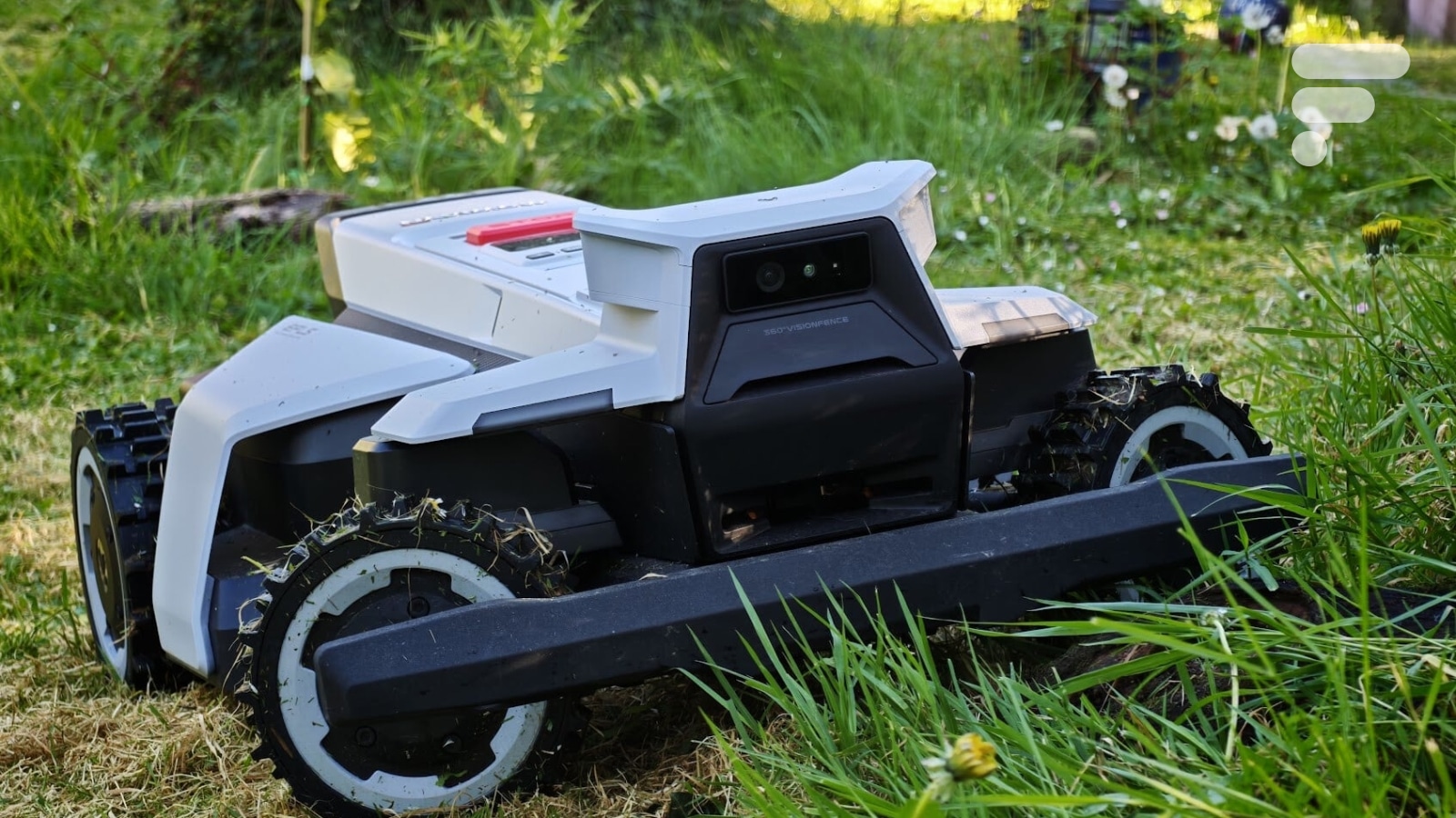 Test du Segway Navimow X4 (X420) : un robot tondeuse 4WD taillé pour les grands terrains