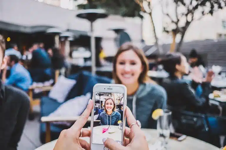 A Month with a $330 Smartphone Featuring E-Ink Display: It Changed My View on Affordable Phones