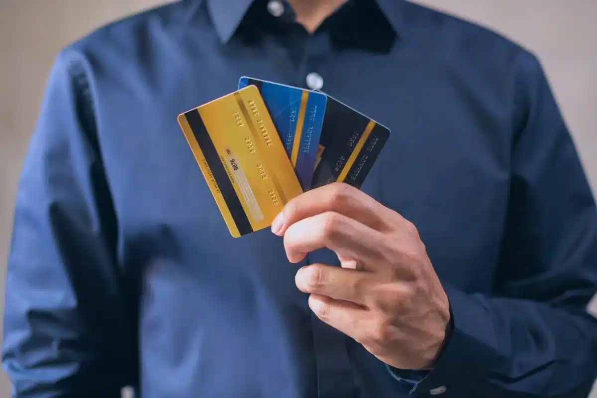 Carte bancaire et documents de transaction avec symbole de protection contre la fraude