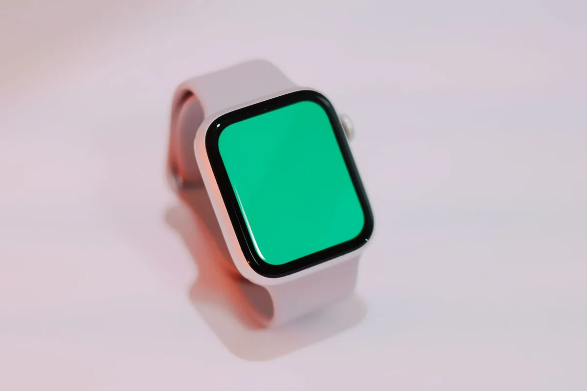 Bright AMOLED display showing clear icons and vibrant colors on a fitness tracker screen