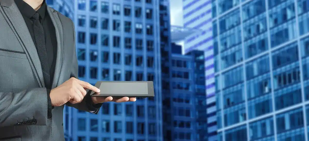 Galaxy tablet showing split-screen apps with notes and video